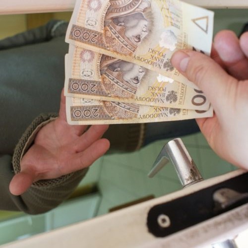Elbląg, Pukają do drzwi i kradną pieniądze Elbląg, Pukają do drzwi i kradną pieniądze