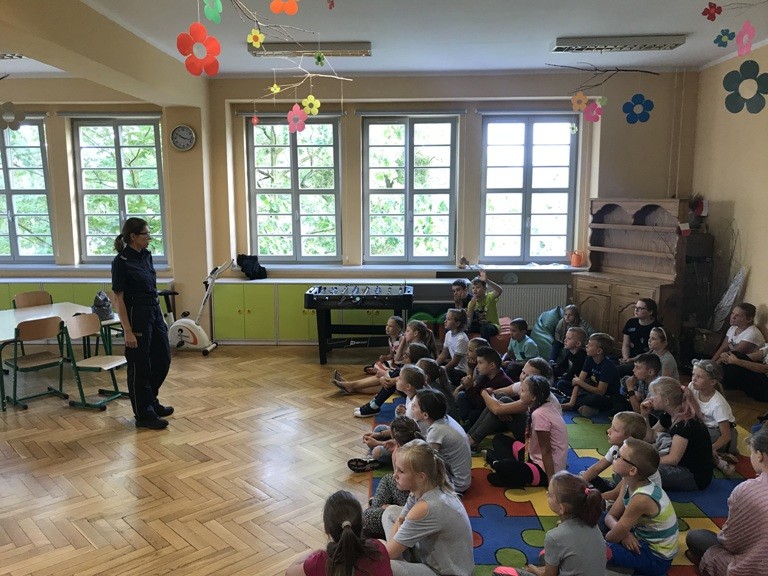 Elbląg, Strażnicy z dziećmi o bezpieczeństwie podczas wakacji Elbląg, Strażnicy z dziećmi o bezpieczeństwie podczas wakacji