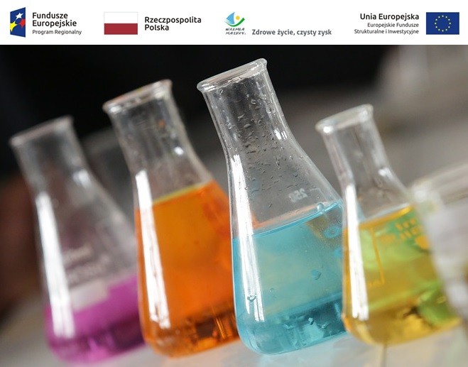 (Źródło: https://pixabay.com/pl/photos/chemia-laboratorium-eksperyment-3533039/) (Źródło: https://pixabay.com/pl/photos/chemia-laboratorium-eksperyment-3533039/)