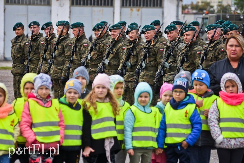 Elbląg, Dziś do wojska wpadły z wizytą przedszkolaki Elbląg, Dziś do wojska wpadły z wizytą przedszkolaki