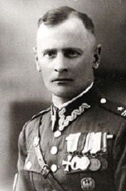 Elbląg, Płk Aleksander Krzyżanowski (18.02.1895 - 29.09.1951) - według elbląskiej bezpieki w 1950 r - byli akowcy przebywający na terenie Elbląga i powiatu elbląskiego mieli utrzymywać z nim kontakt.  Źródło: (domena publiczna)