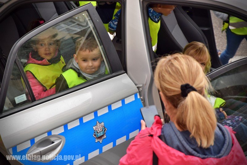 Elbląg, Policjanci podsumowali „niebieski tydzień” z przedszkolakami