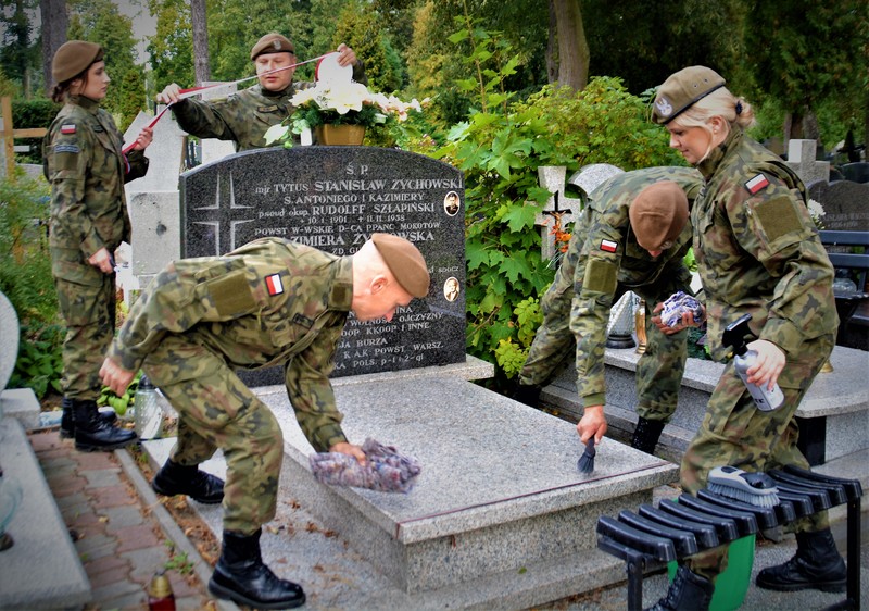 Elbląg, WOT w hołdzie bohaterom