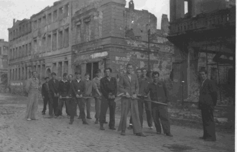 Elbląg, Stare Miasto - Porządkowanie Starego Miasta w czynie społecznym, ok. 1947 r., Elbląg, Stare Miasto - Porządkowanie Starego Miasta w czynie społecznym, ok. 1947 r.,