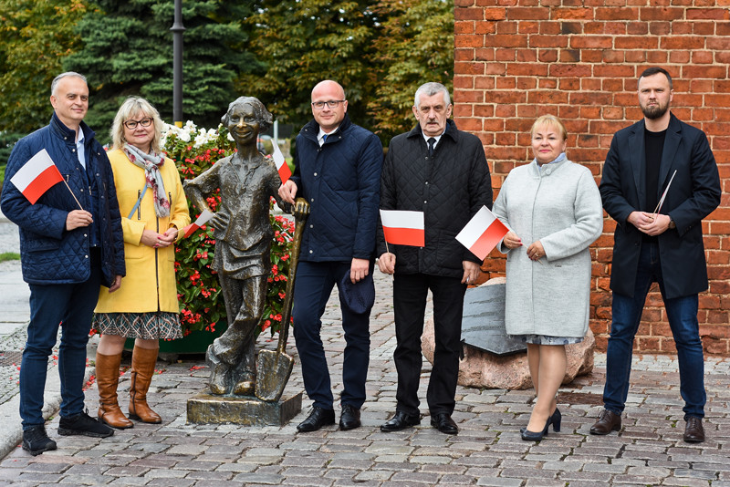 Elbląg, Ważny jest głos i ... długopis