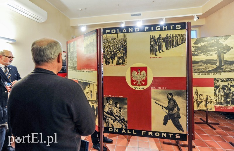 Elbląg, Wystawę „Polska walczy na wszystkich frontach" można oglądać do 15 listopada Elbląg, Wystawę „Polska walczy na wszystkich frontach" można oglądać do 15 listopada