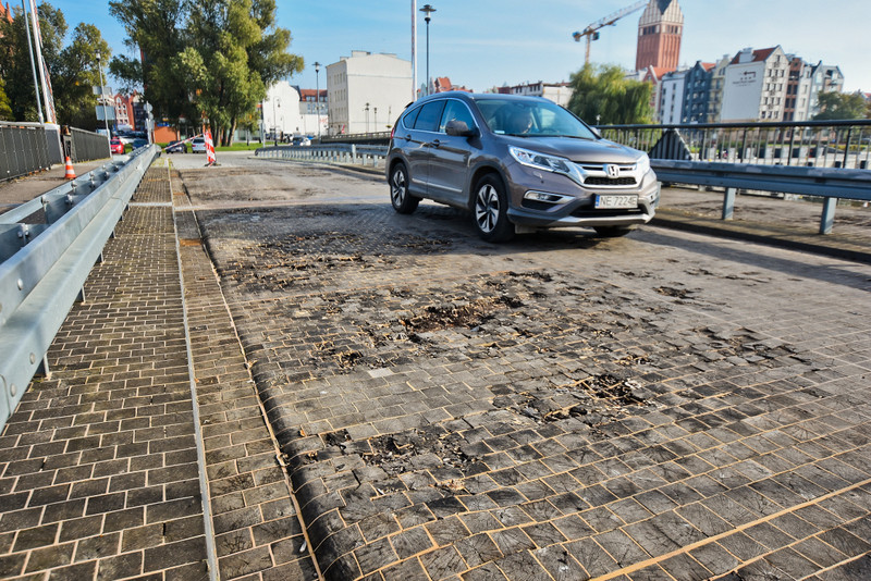 Elbląg, Kostka zniknie z mostu. Co w zamian?