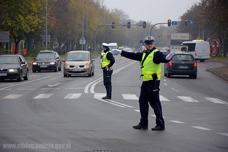 Elbląg, Policjanci ćwiczyli przed akcją "Znicz" Elbląg, Policjanci ćwiczyli przed akcją "Znicz"