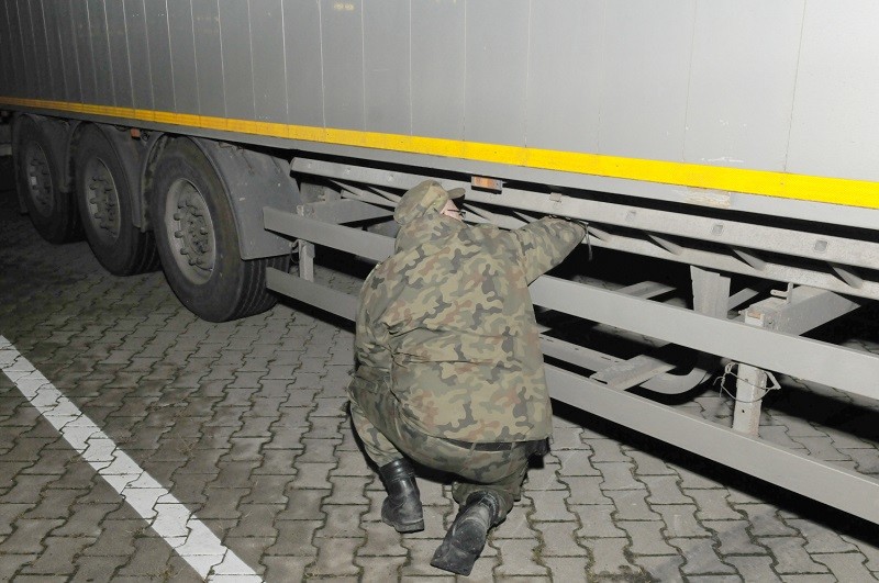 Elbląg, Zatrzymana naczepa na przejściu w Grzechotkach Elbląg, Zatrzymana naczepa na przejściu w Grzechotkach