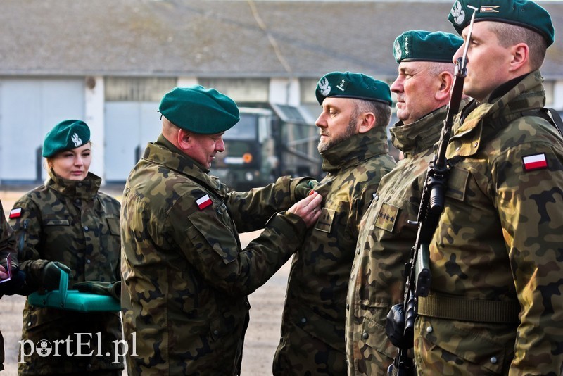 Elbląg, Dziś dowódca 16. Pułku Logistycznego wręczał swoim żołnierzom odznaczenia i awanse