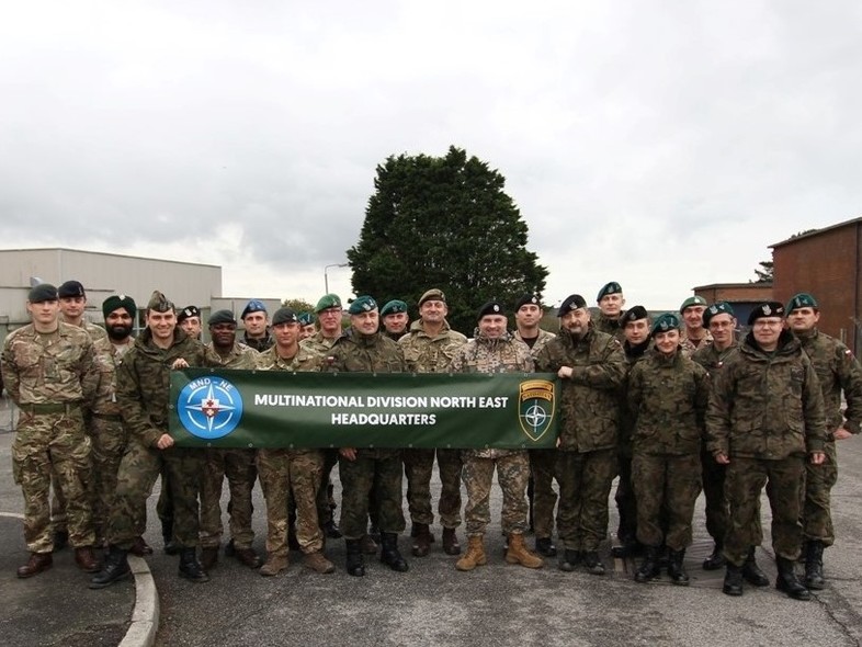 Elbląg, Na ćwiczeniach w Wielkiej Brytanii