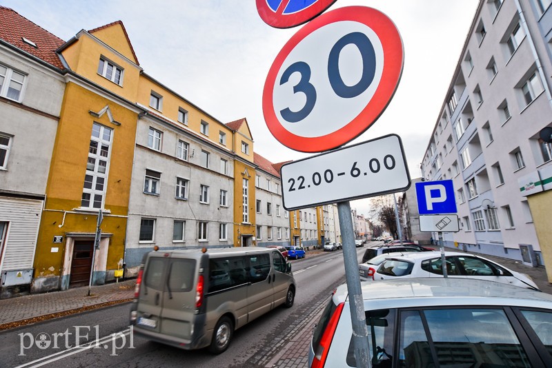 Elbląg, Znaki pojawiły się już m.in. na ul. Mickiewicza