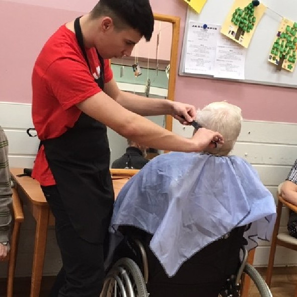 Elbląg, Uczniowie ze świątecznym prezentem dla seniorów Elbląg, Uczniowie ze świątecznym prezentem dla seniorów