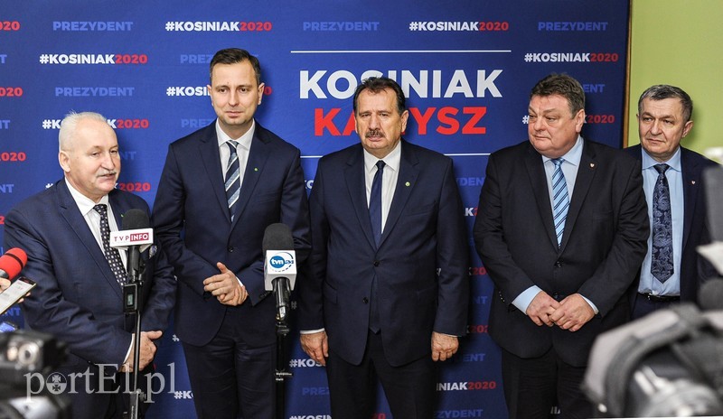 Elbląg, W otwarciu biura poselskiego wzięli udział m.in. (od lewej): Gustaw Marek Brzezin, Władysław Kosiniak-Kamysz, Zbigniew Ziejewski, Witold Wróblewski i Edward Pietrulewicz Elbląg, W otwarciu biura poselskiego wzięli udział m.in. (od lewej): Gustaw Marek Brzezin, Władysław Kosiniak-Kamysz, Zbigniew Ziejewski, Witold Wróblewski i Edward Pietrulewicz