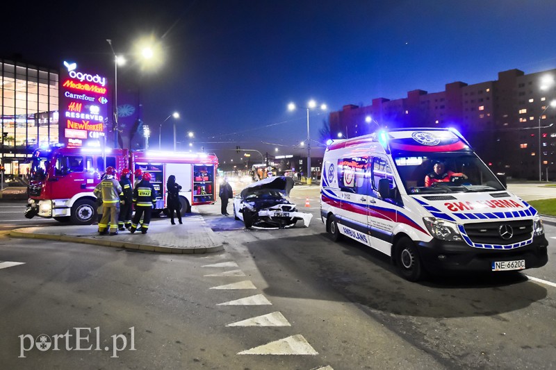 Elbląg, Zderzenie bmw z alfą romeo na skrzyżowaniu ul. Płk. Dąbka z Ogólną