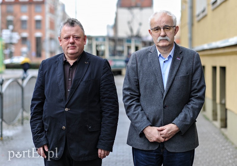 Elbląg, Sędziowie Michał Bober (z lewej) i Jacek Pietrzak zapraszają na spotkanie z prof. Jerzym Zajadło Elbląg, Sędziowie Michał Bober (z lewej) i Jacek Pietrzak zapraszają na spotkanie z prof. Jerzym Zajadło