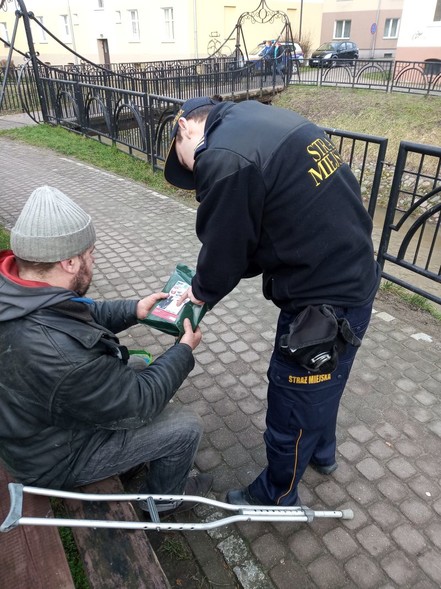 Elbląg, Strażnicy miejscy z pomocą bezdomnym