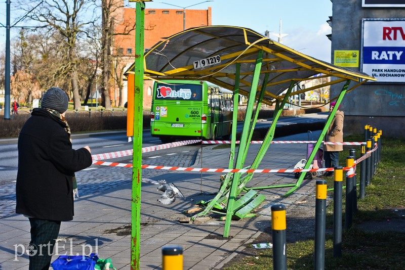 Elbląg, Zdemolował przystanek