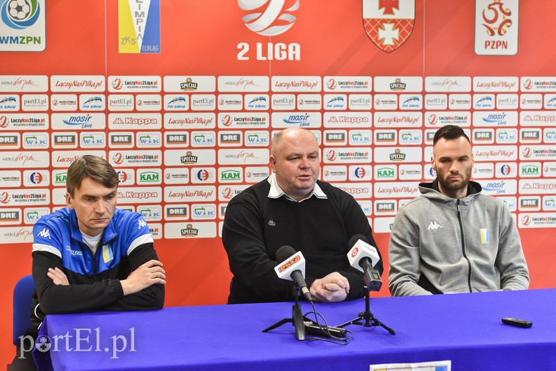 Elbląg, Prezes Olimpii Paweł Guminiak (w środku) opowiadał o sytuacji w klubie