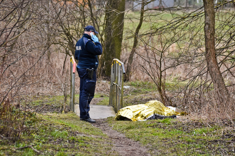 Elbląg, Ciało mężczyzny znalezione w Kumieli