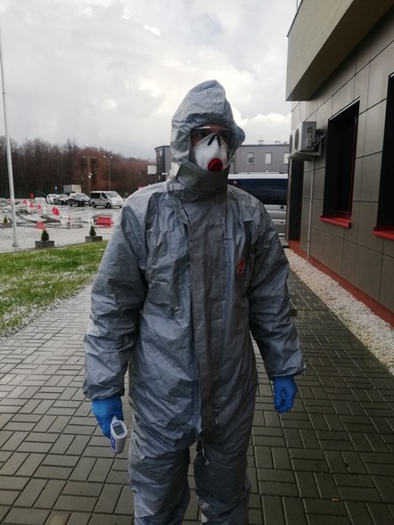 Elbląg, Strażacy mierzą temperaturę osobom wjeżdżającym na teren Polski