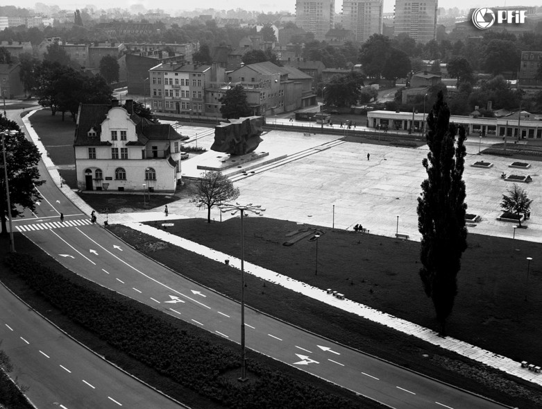 Elbląg, Widok z ratusza na pl. Odrodzenia - dzisiaj pl. Konstytucji