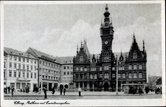 Elbląg, Dawny ratusz przy dzisiejszym pl. Słowiańskim Elbląg, Dawny ratusz przy dzisiejszym pl. Słowiańskim