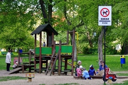 Elbląg, Place zabaw obecnie nie do zabaw