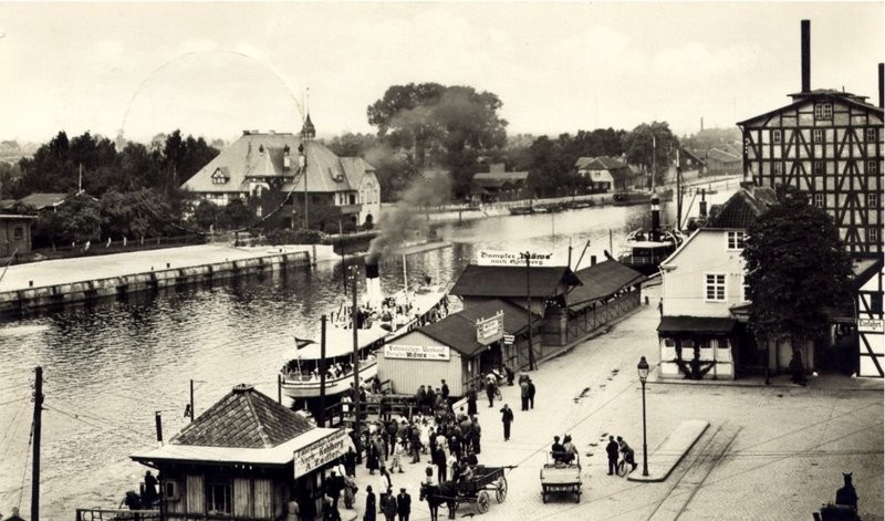 Elbląg, Tak wyglądała przystań pasażerska nad rzeką Elbląg. Dzisiaj w tym miejscu jest Żegluga Gdanska