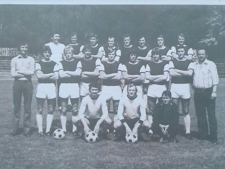 Elbląg, Olimpia Elbląg po awansie do II ligi w 1976r. (ze zbiorów Stanisława Fijarczyka) Elbląg, Olimpia Elbląg po awansie do II ligi w 1976r. (ze zbiorów Stanisława Fijarczyka)