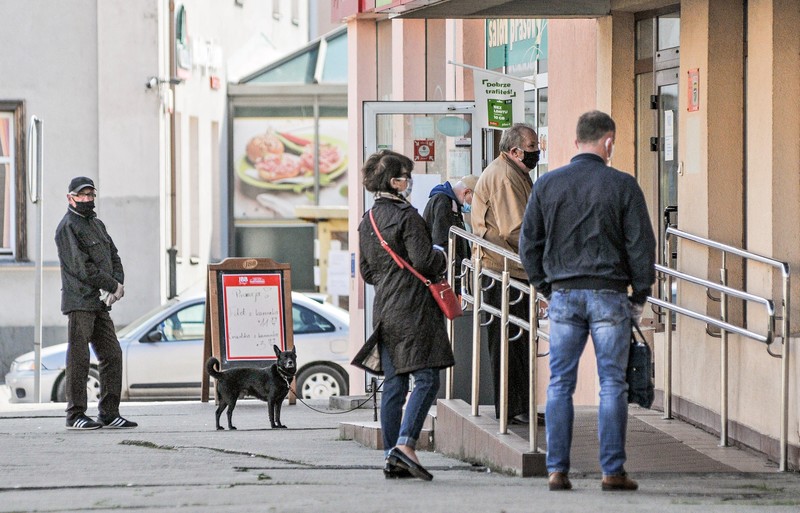 Elbląg, Usta i nos od dzisiaj obowiązkowe zakryte. Jak radzą sobie elblążanie? Elbląg, Usta i nos od dzisiaj obowiązkowe zakryte. Jak radzą sobie elblążanie?