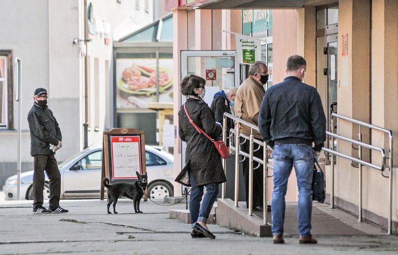 Elbląg, Usta i nos od dzisiaj obowiązkowe zakryte. Jak radzą sobie elblążanie?