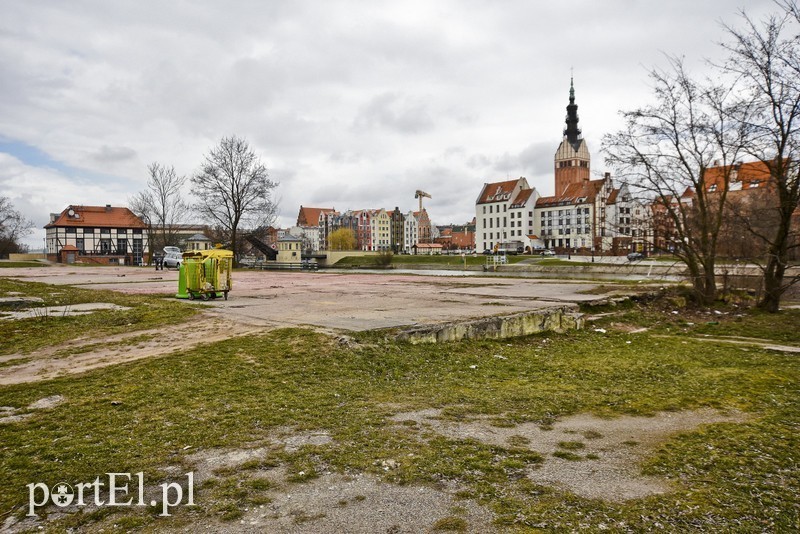 Elbląg, W tym miejscu ma powstać biurowiec Elbląg, W tym miejscu ma powstać biurowiec