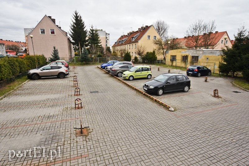 Elbląg, Mieszkańcy walczą o wolne miejsca parkingowe