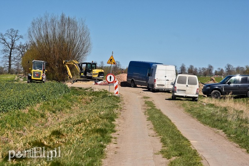 Elbląg, Na drodze do posesji naszego czytelnika jest plac budowy i zakaz ruchu pieszych Elbląg, Na drodze do posesji naszego czytelnika jest plac budowy i zakaz ruchu pieszych