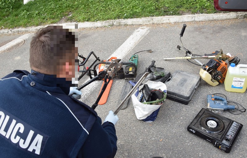 Elbląg, Skradzione elektronarzędzia przewozili seatem Elbląg, Skradzione elektronarzędzia przewozili seatem
