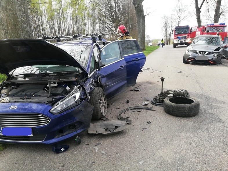 Elbląg, Zderzenie dwóch osobówek w Płoskini Elbląg, Zderzenie dwóch osobówek w Płoskini
