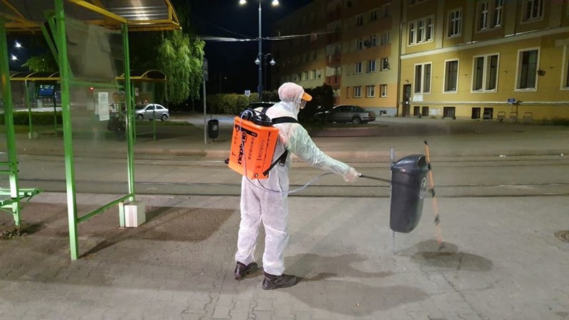 Elbląg, W Elblągu odbył się kolejny etap dezynfekcji przystanków Elbląg, W Elblągu odbył się kolejny etap dezynfekcji przystanków