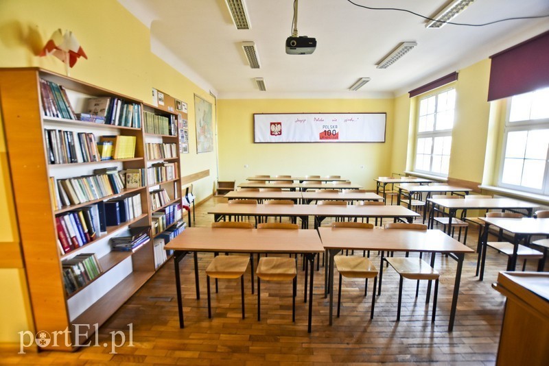 Elbląg, Publiczny protest niepedagogicznych pracowników oświaty