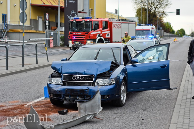 Elbląg, Kolizja toyoty z audi pod browarem Elbląg, Kolizja toyoty z audi pod browarem