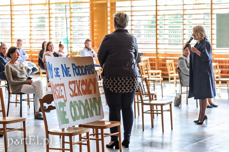 Elbląg, Rodzice obawiają się, że na czas remontu szkoły uczniowie zostaną przeniesieni do innej placówki