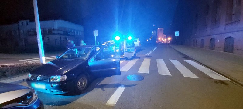 Elbląg, Był kompletnie pijany, uderzył w radiowóz Elbląg, Był kompletnie pijany, uderzył w radiowóz