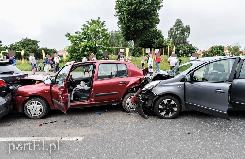 Elbląg, Kraksa sześciu aut przy targowisku