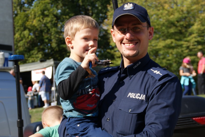 Elbląg, Tata policjant - mój niebieski bohater Elbląg, Tata policjant - mój niebieski bohater