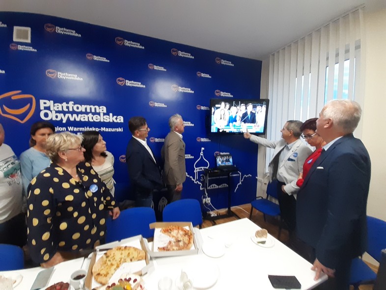 Elbląg, Wieczór wyborczy w siedzibie Platformy Obywatelskiej przy ul. Hetmańskiej Elbląg, Wieczór wyborczy w siedzibie Platformy Obywatelskiej przy ul. Hetmańskiej