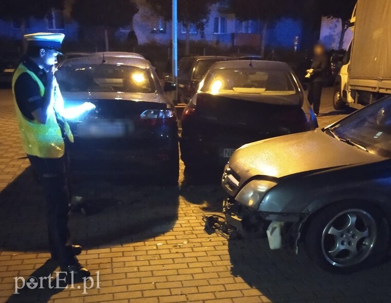 Elbląg, Pijany kierowca uszkodził cztery samochody Elbląg, Pijany kierowca uszkodził cztery samochody