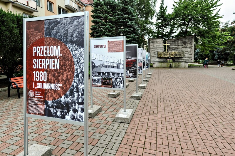 Elbląg, Sierpień 80 pod pomnikiem Grudnia 70 Elbląg, Sierpień 80 pod pomnikiem Grudnia 70