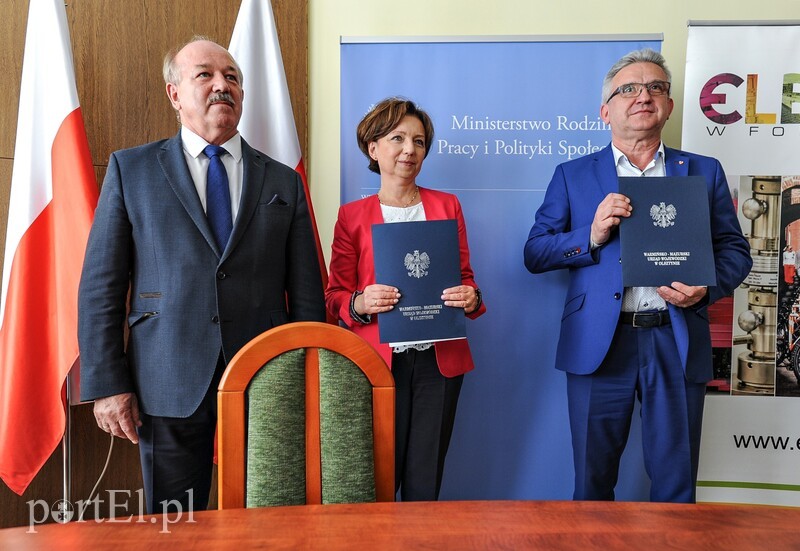 Elbląg, W delegaturze Urzędu Wojewódzkiego podpisano umowę na powstanie Centrum Uslug Społecznych Elbląg, W delegaturze Urzędu Wojewódzkiego podpisano umowę na powstanie Centrum Uslug Społecznych