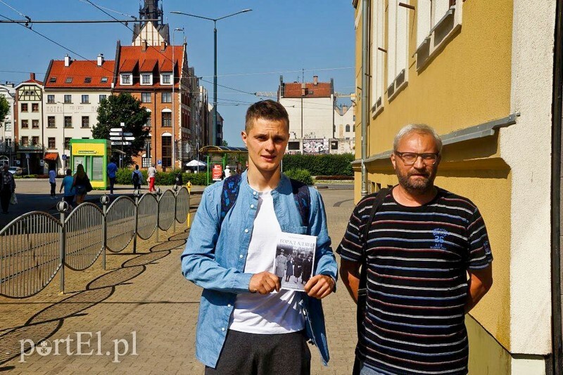 Elbląg, Rusłan Kulewicz (z lewej) podczas pobytu w Elblągu w 2019 r. Obok Jacek Lewandowicz z Elbląg, który pomagał Rusłanowi w poszukiwaniach byłych mieszkańców Grodna Elbląg, Rusłan Kulewicz (z lewej) podczas pobytu w Elblągu w 2019 r. Obok Jacek Lewandowicz z Elbląg, który pomagał Rusłanowi w poszukiwaniach byłych mieszkańców Grodna