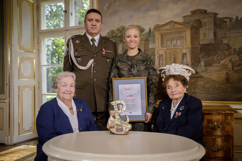 Elbląg, Nagroda "Wawa Bohaterom" dla 4 Warmińsko-Mazurskiej Brygady